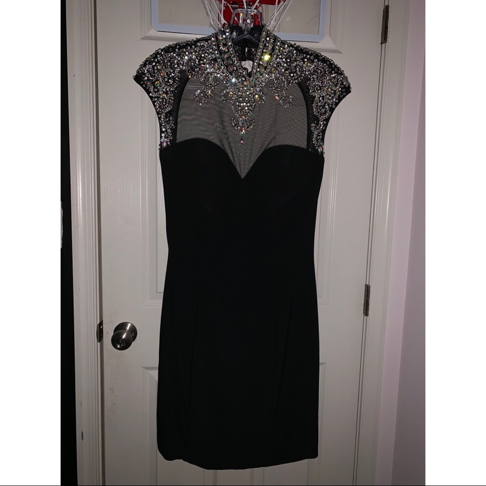 Short Formal Dress 👗 Price is firm.